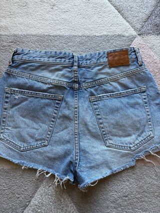 Shorts vaqueros Bershka desgastados