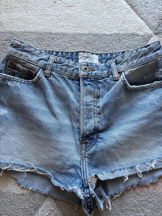 Shorts vaqueros Bershka desgastados