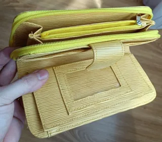 Set Lujo Lancôme: Cartera Amarilla + Caja + Funda