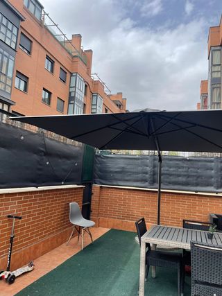 Parasol grande gris para terraza