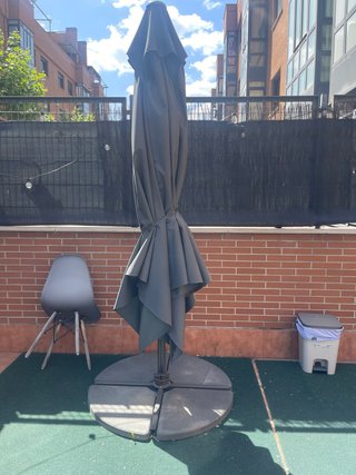 Parasol grande gris para terraza