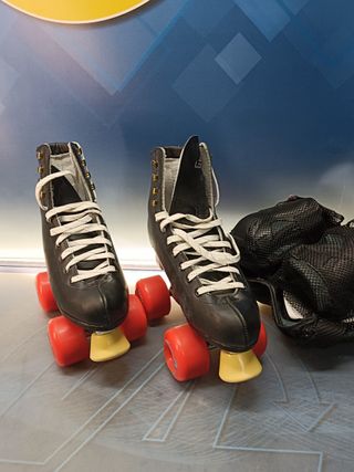 Patines 4 ruedas Jack London modelo artistico, talla 40 ( tambien 39) + protecciones y bolsa