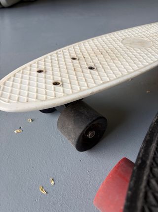 2 Monopatines Penny Board Blanco y Negro