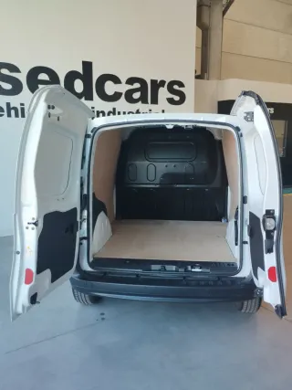 Nissan NV250 2021