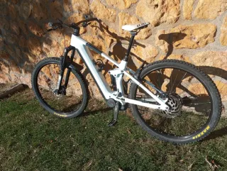 Bicicleta Eléctrica Cube Stereo