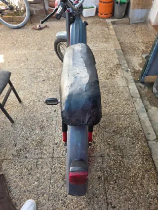Mobilette Moped Gris y Rojo