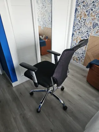 Silla de Oficina Ergonómica Negra