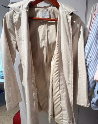 Gabardina beige con cinturón