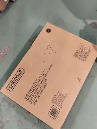 KidKraft Juego Infantil de Mesa y 2 Sillas Corazón