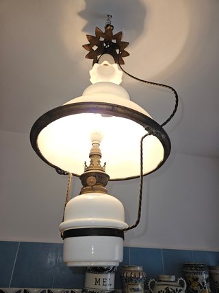 Lampadario opalina elettrificato