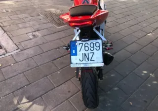 Yamaha R125 Sportbike Roja y Blanca