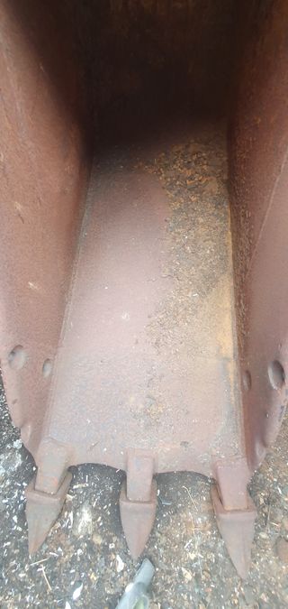 CAZO DE 40 RETROEXCAVADORA