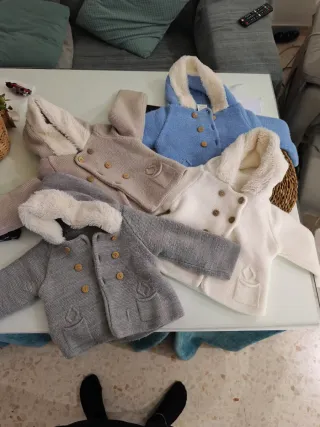 4 Chaquetas bebé punto con capucha