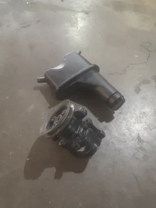 Bomba dirección Golf 3