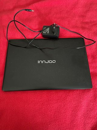 2 Portáteis Asus e Innjoo Preto