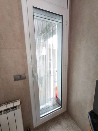Ventana y puerta aluminio blanco