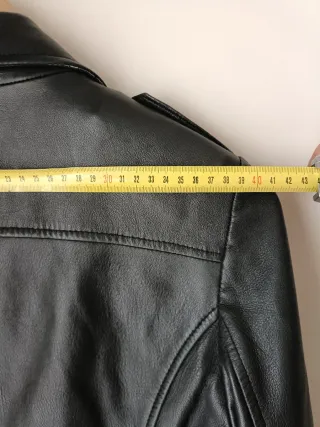 Cazadora de piel negra Easy Wear