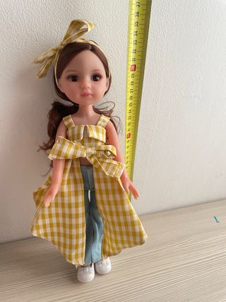 Muñeca tipo Nancy nueva