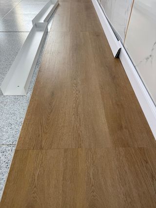 SPC SUELO 18,4 X 122