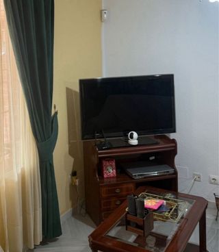 Juego comedor madera, 6 sillas, vitrina de salon