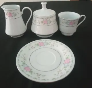 Juego de café/té porcelana floral