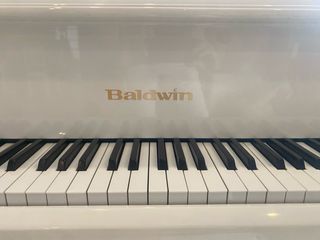 Piano de Cola Blanco