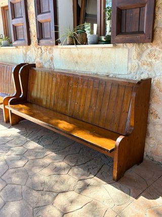Bancos de madera rústicos