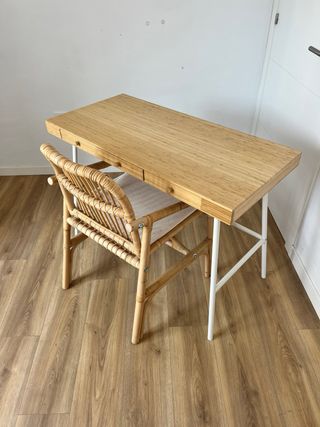 Escritorio Ikea Madera y Metal blanco