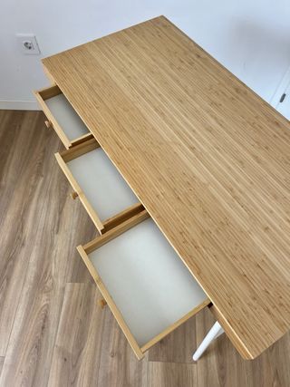 Escritorio Ikea Madera y Metal blanco