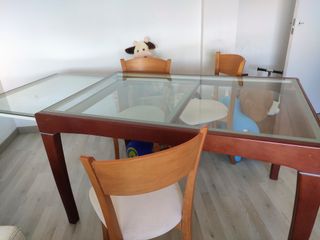 Mesa extensible cristal y 6 sillas madera