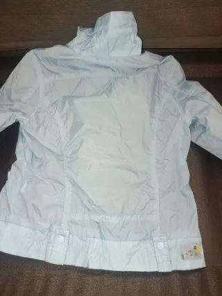 Chaqueta cortavientos primavera azul