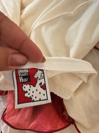 Traje de flamenca blanco y rojo