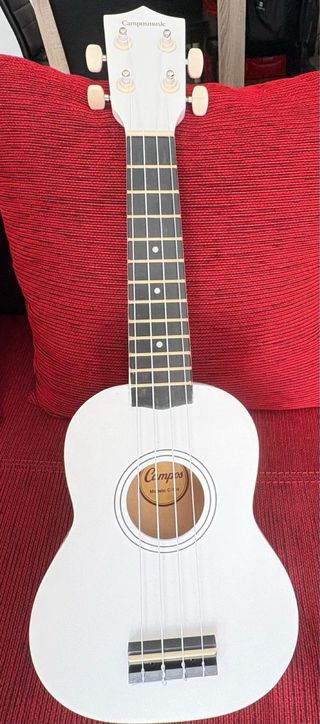 Ukelele blanco
