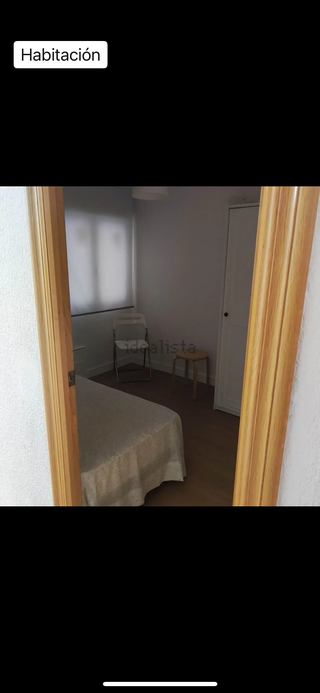 Alquilo habitacion en zona céntrica de Cartagena.