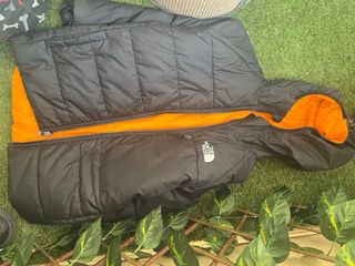 Chaqueta The North Face reversible naranja