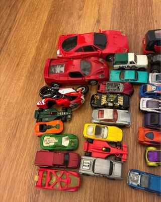 Lotto 41 pz. Hot Wheels/Majorette/Ferrari