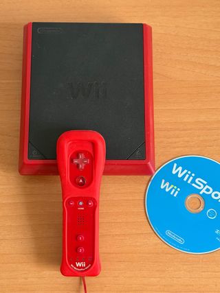 Nintendo Wii Mini Roja + Wii Sports