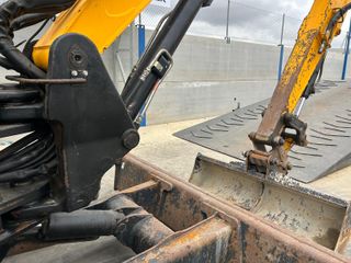 MINIEXCAVADORA JCB 86C-1