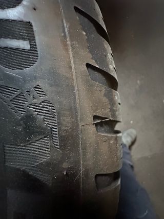 Neumático 215/55R16 97V