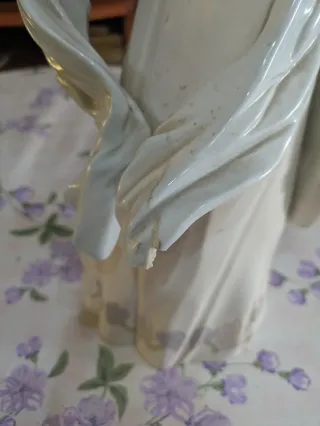 Figura porcelana de Lladró mujer con sombrero