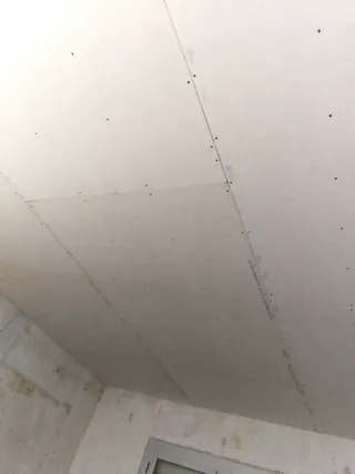 Trabajos de alisado y pintura y obras