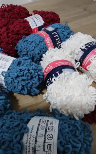 Gomitoli filato anelli ciniglia Mondial