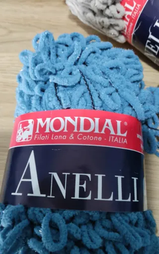Gomitoli filato anelli ciniglia Mondial