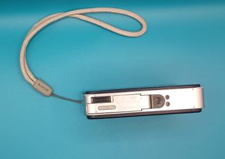 Cámara Sony Cyber-shot DSC-T2 Negra/Plateada