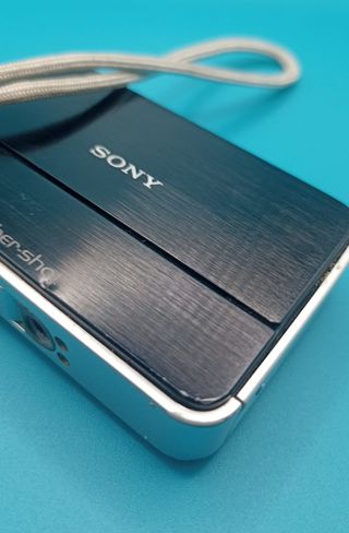 Cámara Sony Cyber-shot DSC-T2 Negra/Plateada