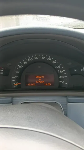 Mercedes-Benz Clase C 2003