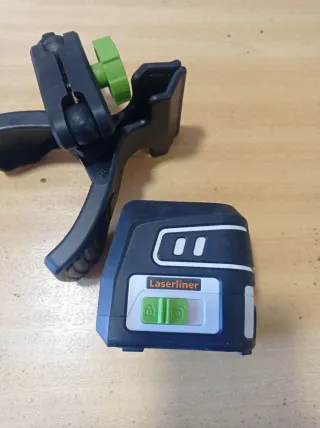 Nivel Láser con Soporte