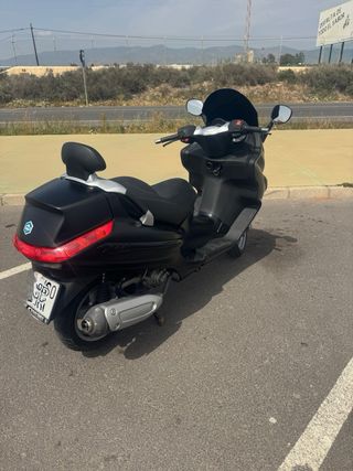 Piaggio XEVO 125 Negra