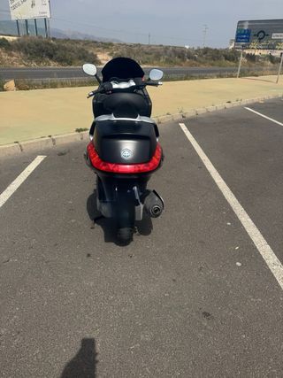 Piaggio XEVO 125 Negra