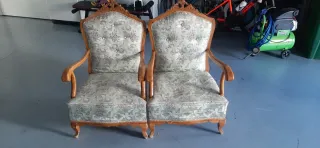 2 Butacas Clásicas Tapizadas Madera